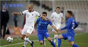 De spelers van het Finse team wensen Christian Eriksen